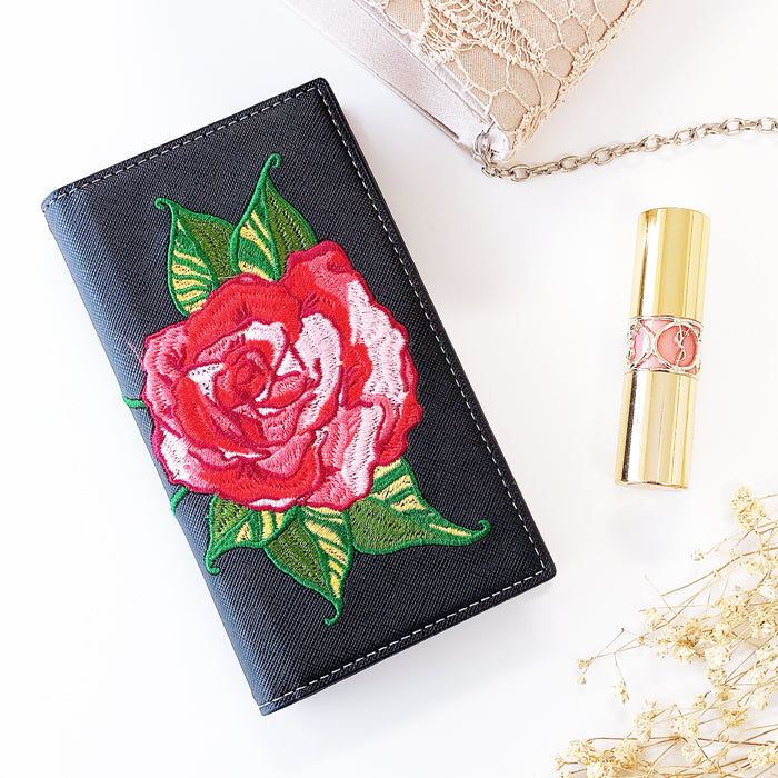 【Leo&Aoi公式ショップ】 iPhone 16 plus iPhone16plus ケース カバー 手帳型 マダム刺繍 手帳型ケース アイフォン16プラス スマホケース